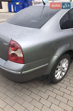 Седан Volkswagen Passat 2003 в Ужгороді