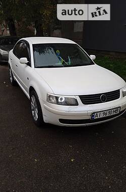 Седан Volkswagen Passat 1998 в Киеве