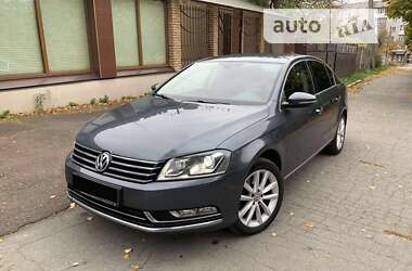 Седан Volkswagen Passat 2013 в Житомирі