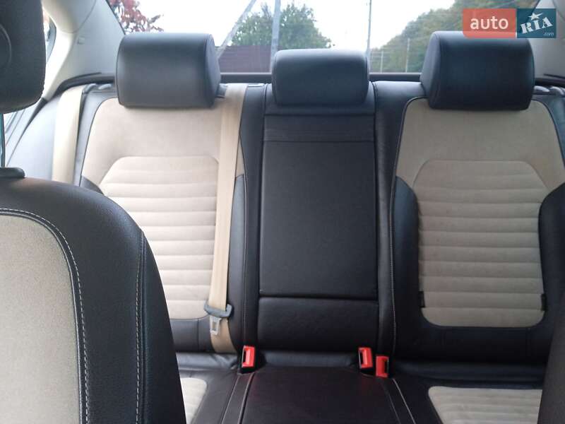 Седан Volkswagen Passat 2012 в Києві