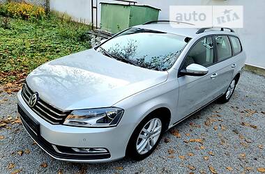 Універсал Volkswagen Passat 2013 в Житомирі