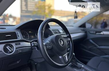 Седан Volkswagen Passat 2012 в Днепре