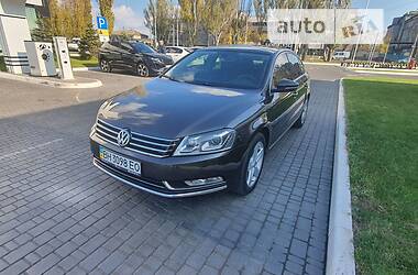 Седан Volkswagen Passat 2013 в Одессе