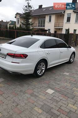 Седан Volkswagen Passat 2020 в Хмельницком