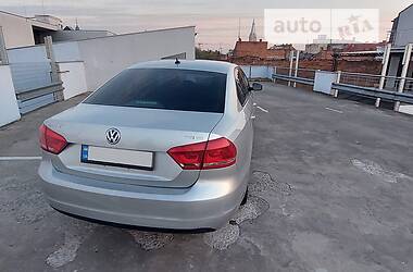 Седан Volkswagen Passat 2014 в Мукачево