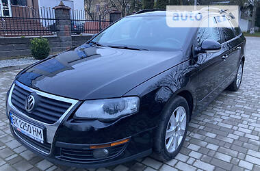 Универсал Volkswagen Passat 2006 в Ровно