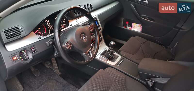 Универсал Volkswagen Passat 2010 в Житомире