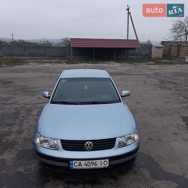 Седан Volkswagen Passat 1998 в Лысянке