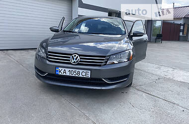 Седан Volkswagen Passat 2011 в Самборі