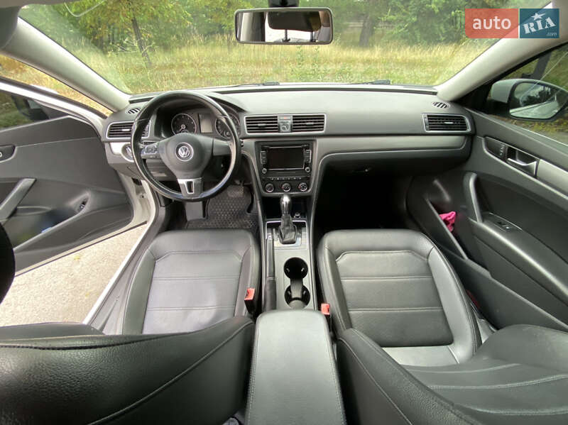 Седан Volkswagen Passat 2013 в Днепре