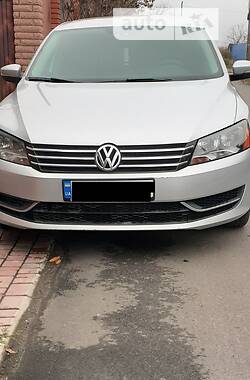 Седан Volkswagen Passat 2013 в Киеве