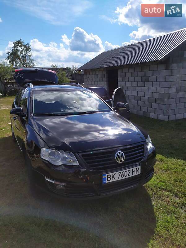 Універсал Volkswagen Passat 2008 в Рокитному