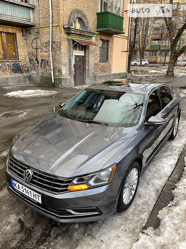 Седан Volkswagen Passat 2016 в Киеве