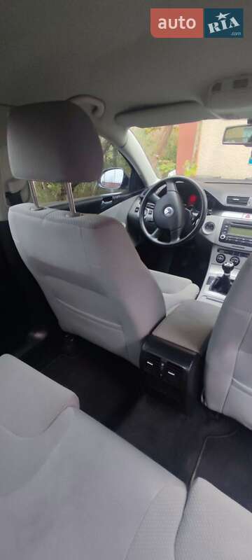 Седан Volkswagen Passat 2005 в Тячеве