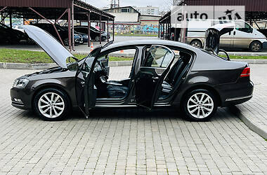 Седан Volkswagen Passat 2013 в Одессе