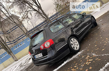 Универсал Volkswagen Passat 2006 в Киеве