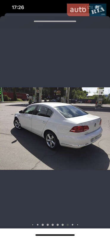 Седан Volkswagen Passat 2012 в Киеве