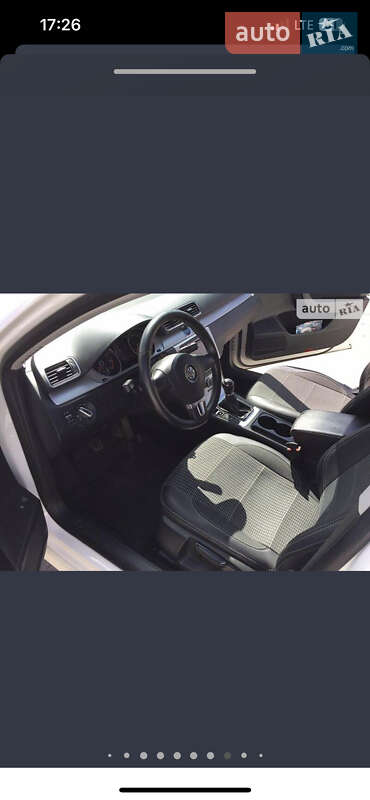 Седан Volkswagen Passat 2012 в Киеве