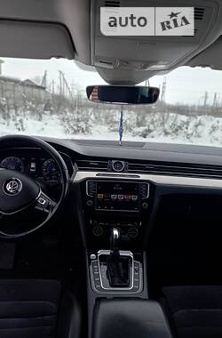 Седан Volkswagen Passat 2014 в Овруче