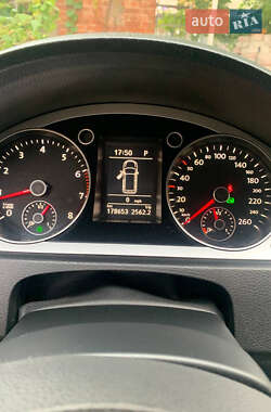 Универсал Volkswagen Passat 2010 в Львове