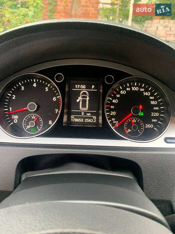 Универсал Volkswagen Passat 2010 в Львове