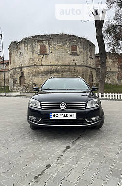 Универсал Volkswagen Passat 2011 в Козове