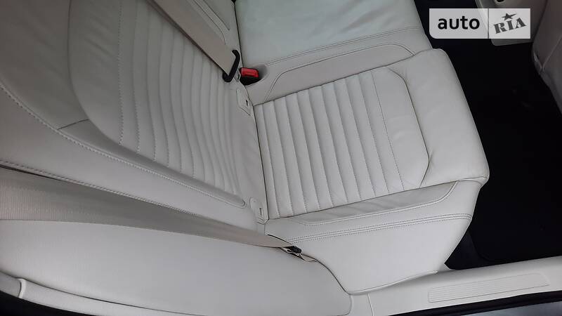 Седан Volkswagen Passat 2015 в Львові