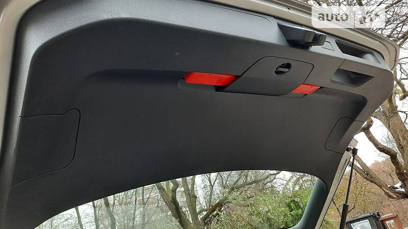 Седан Volkswagen Passat 2015 в Львові