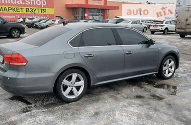 Седан Volkswagen Passat 2013 в Киеве