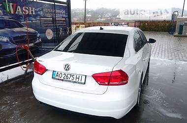 Седан Volkswagen Passat 2012 в Иршаве