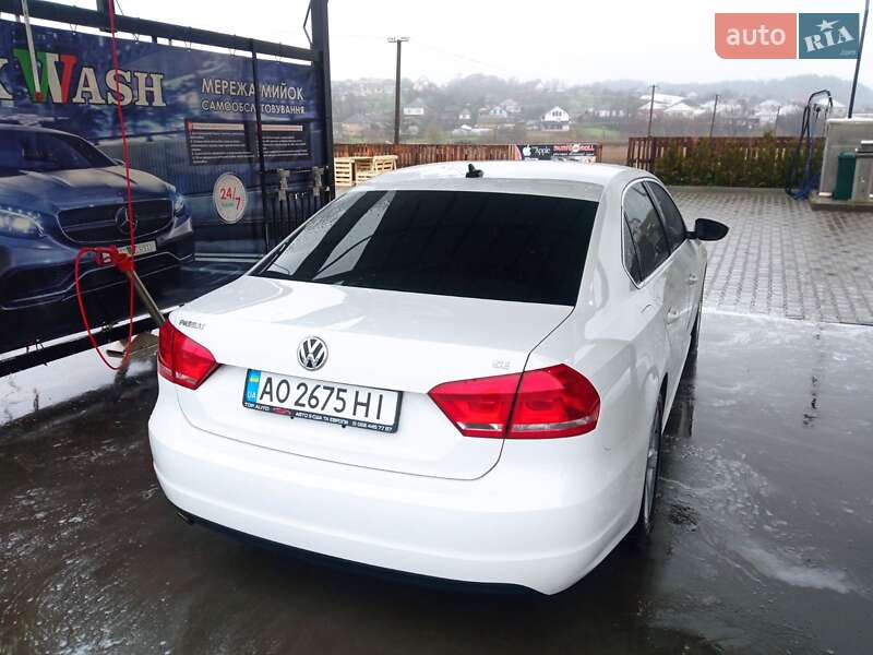 Седан Volkswagen Passat 2012 в Иршаве