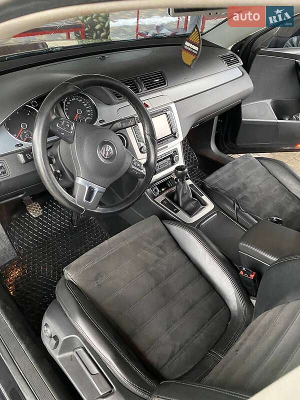 Універсал Volkswagen Passat 2010 в Надвірній