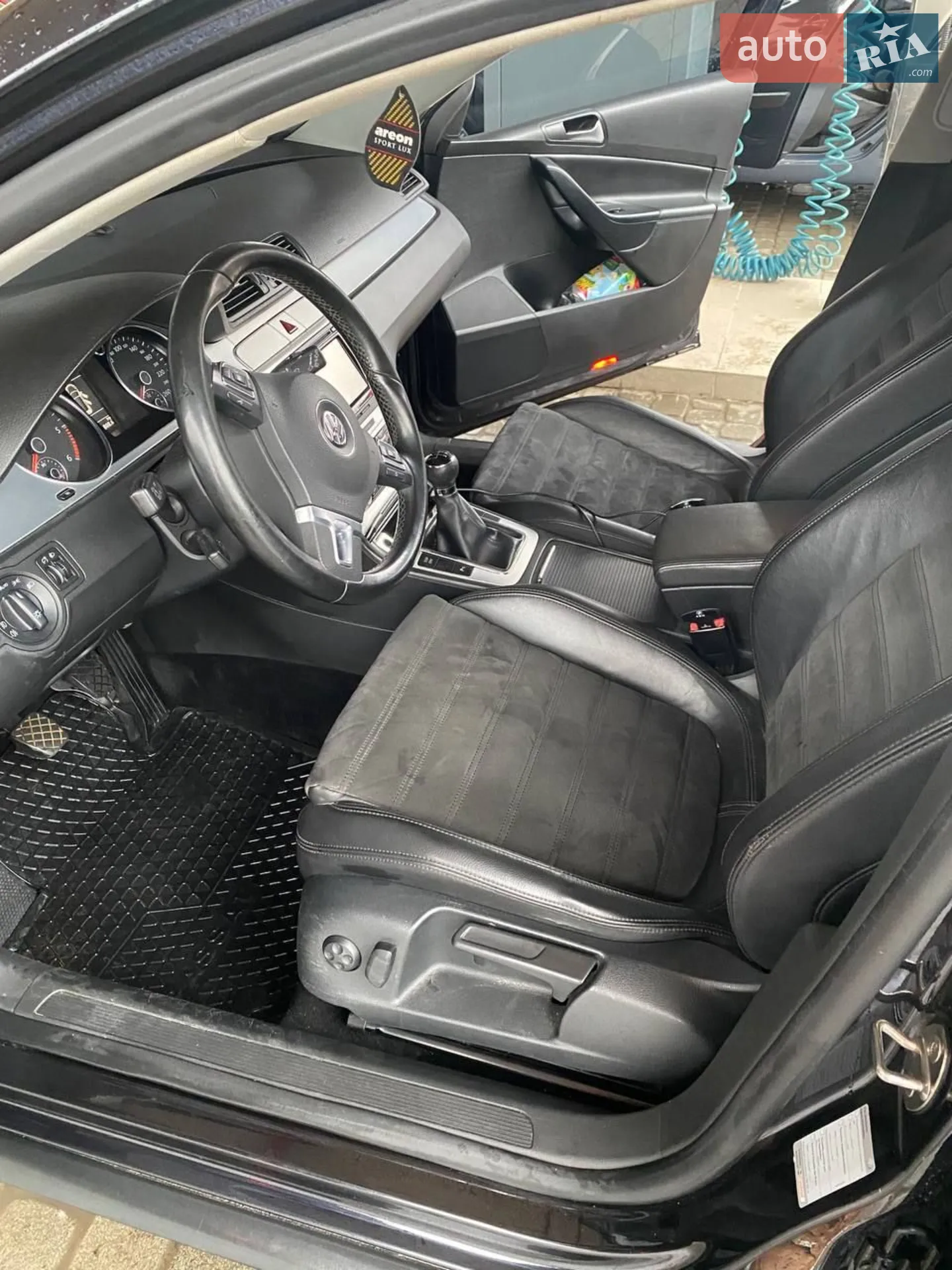 2010 Volkswagen Passat - мініатюра 16