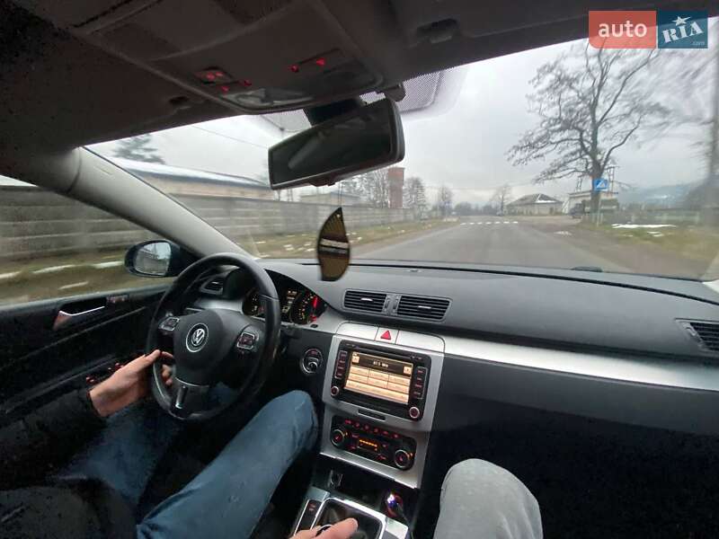 Універсал Volkswagen Passat 2010 в Надвірній