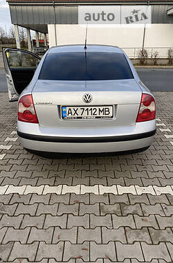 Седан Volkswagen Passat 2002 в Харькове