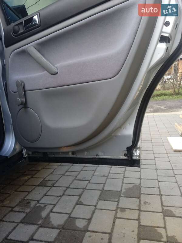 Седан Volkswagen Passat 2003 в Долині