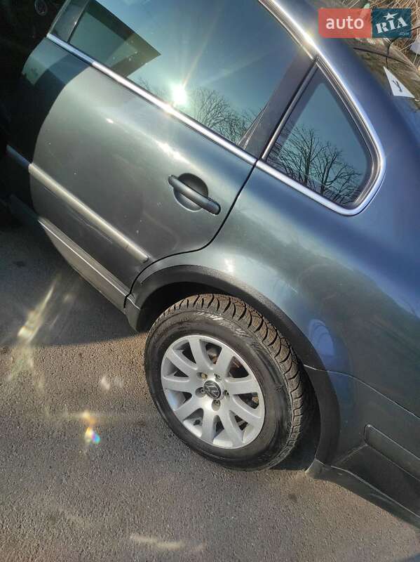 Седан Volkswagen Passat 2002 в Кривом Роге