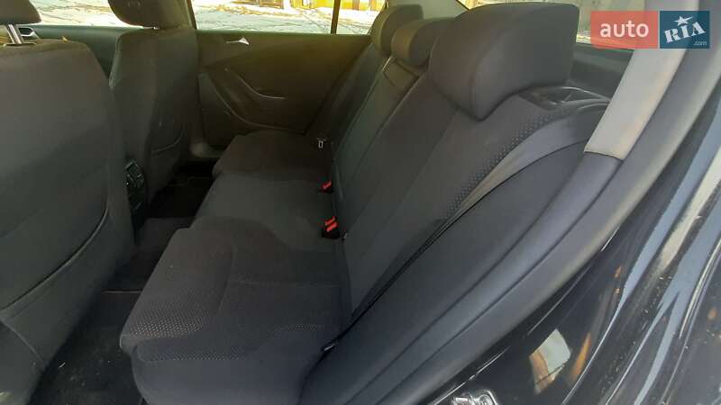 Седан Volkswagen Passat 2010 в Кременчуге