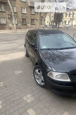 Универсал Volkswagen Passat 2003 в Одессе