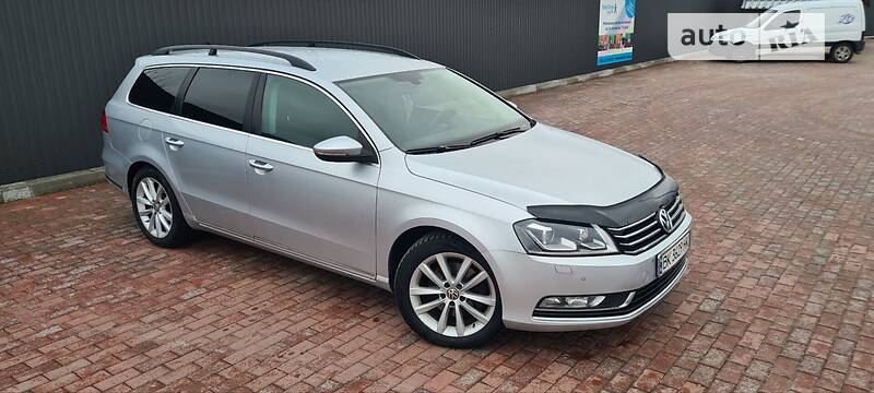 Универсал Volkswagen Passat 2011 в Сарнах