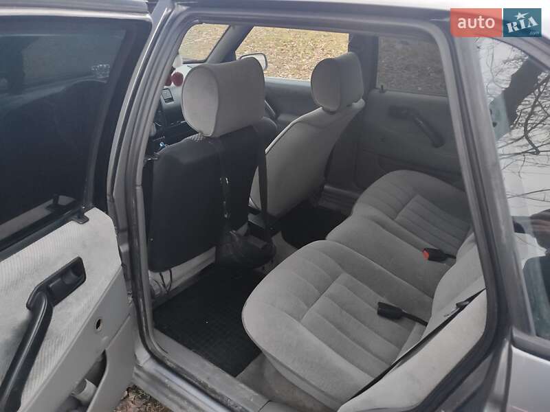 Седан Volkswagen Passat 1991 в Львові
