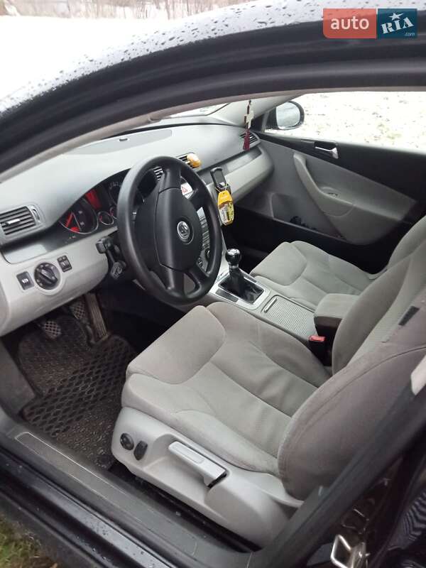 Універсал Volkswagen Passat 2005 в Луцьку