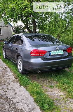 Седан Volkswagen Passat 2015 в Луцке