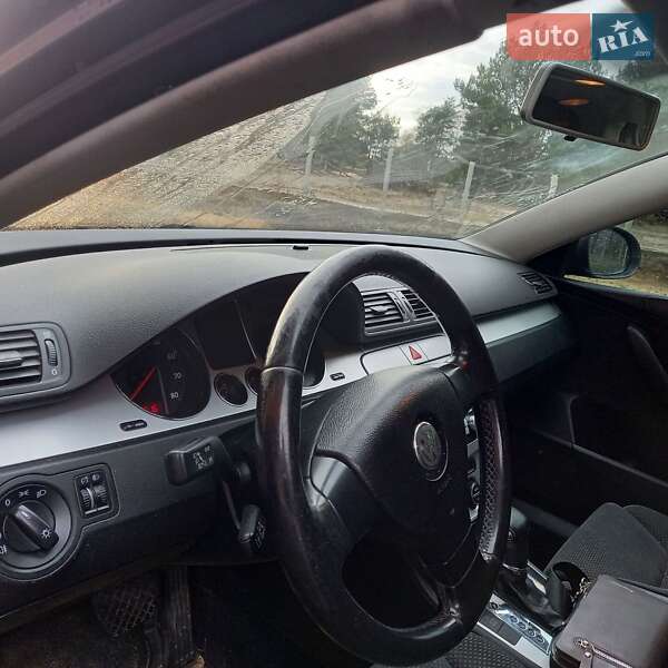 Седан Volkswagen Passat 2008 в Рокитному