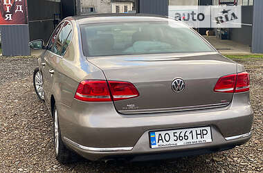 Седан Volkswagen Passat 2011 в Ужгороде