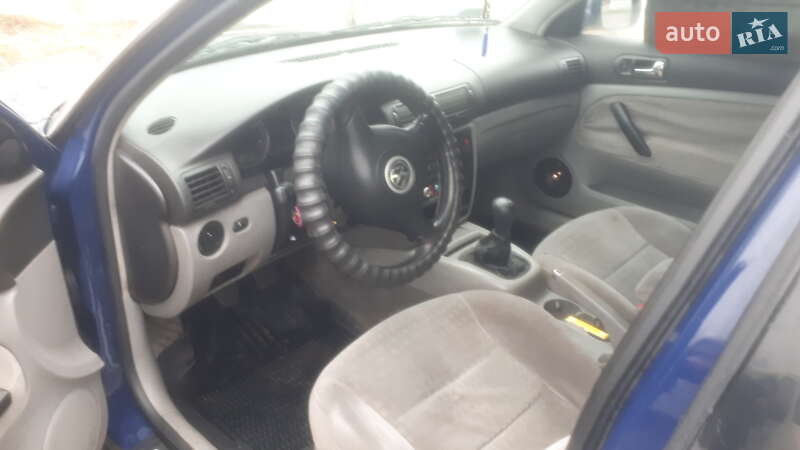 Універсал Volkswagen Passat 2001 в Києві