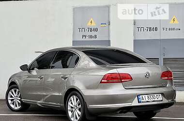 Седан Volkswagen Passat 2012 в Києві