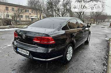 Седан Volkswagen Passat 2012 в Києві