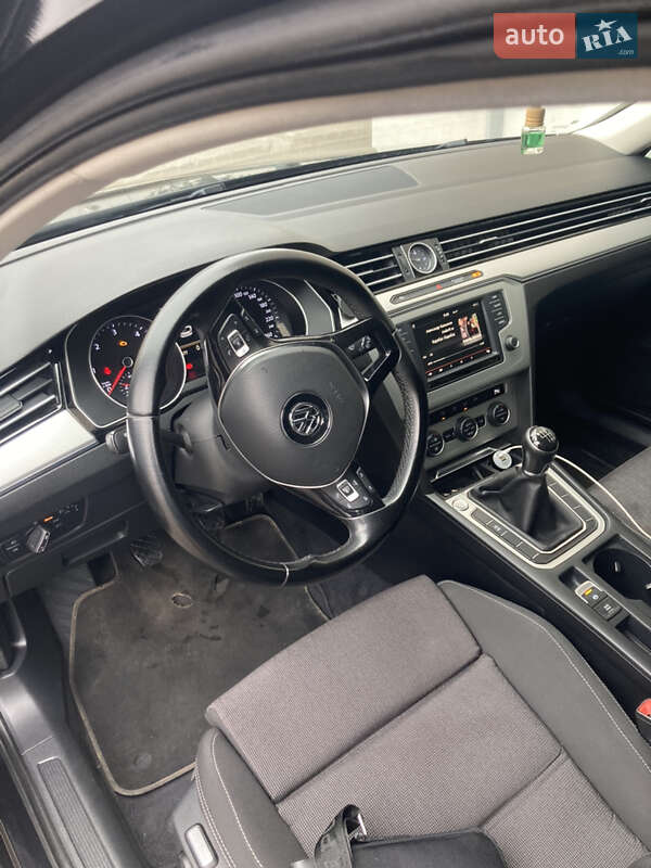 Універсал Volkswagen Passat 2015 в Кривому Розі