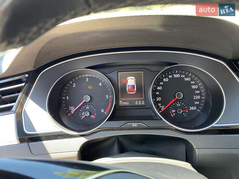 Седан Volkswagen Passat 2017 в Дніпрі